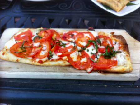 Margherita Flat Bread - © SearchIndia.com