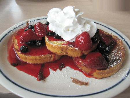  IHOP Berry Berry Brioche French Toast - Image © SearchIndia.com