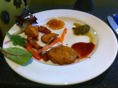 Indiya Mixed Vegetable Pakora - © SearchIndia.com