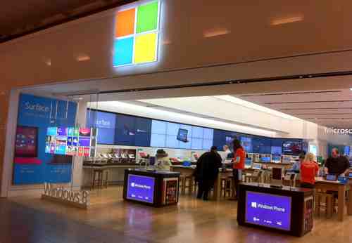 Microsoft Store Deserted